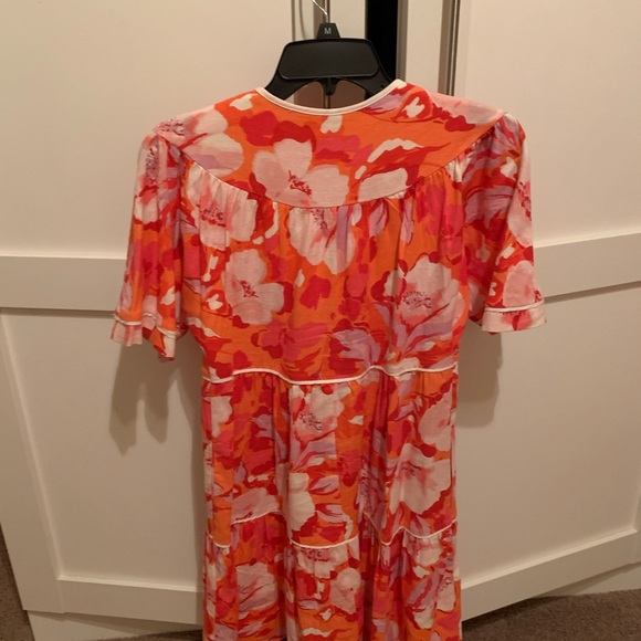 This gorgeous summery floral dress by Vince Camuto is on sale for $65 - Picture 2 of 3
